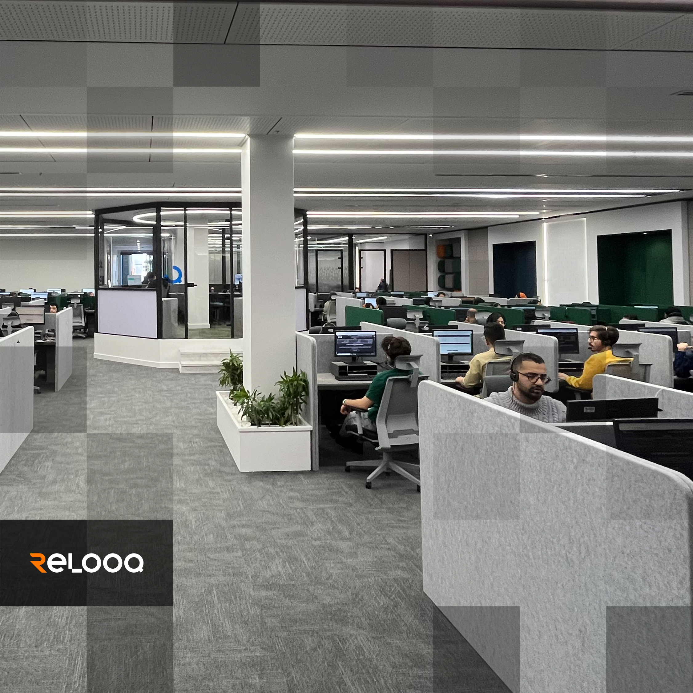 مرکز تماس ریلوک؛ فراتر از پاسخگویی | ReLOOQ Call Center
